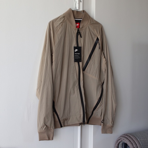 NIKE TECH PACK Jacket - Picture 1 of 8